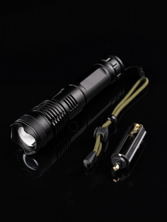 Многофункциональный тактический фонарик P50 (USB-кабель и литиевая батарея 18650)